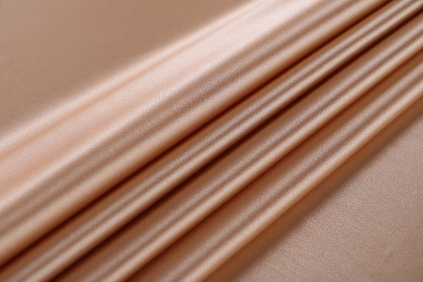Biscuit beige crêpe back satin fabric in pure silk | new tess