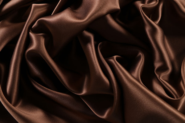 Cigar brown crêpe back satin fabric in pure silk | new tess