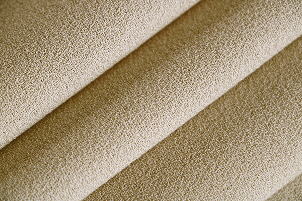 Sand beige wool crêpe fabric | new tess