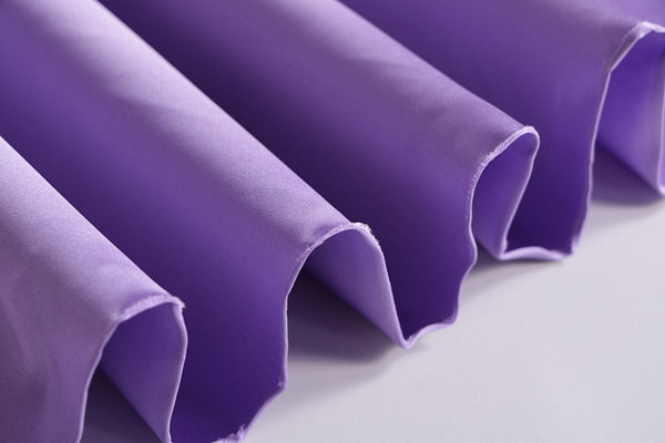 Tessuto Duchesse Lavanda per Abbigliamento