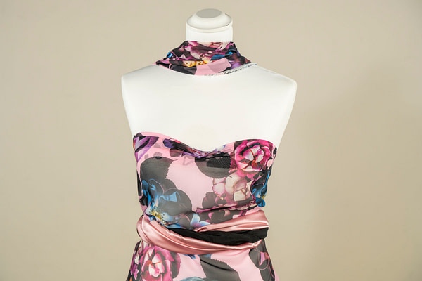 Silk georgette fabric with a large flower print on a pink background | new tess