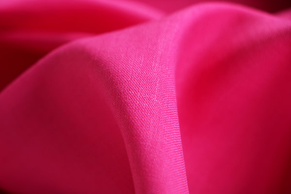 Cyclamen fuchsia linen blend fabric | new tess