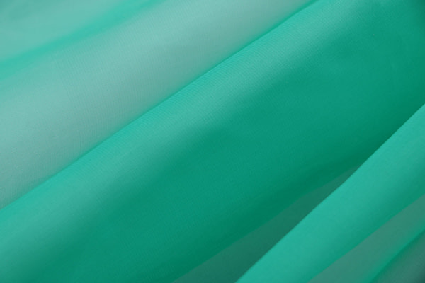 Emerald green pure silk organza fabric | new tess