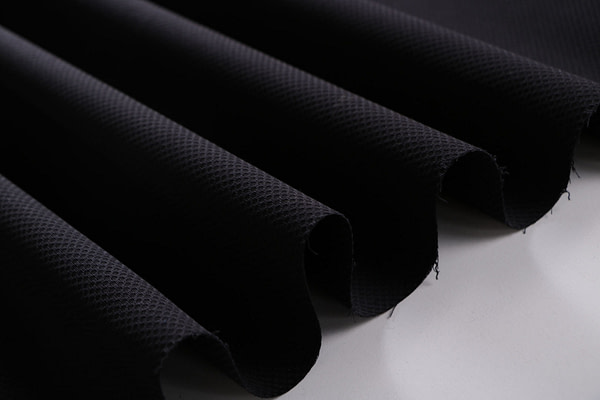 Tissu piqué de coton stretch noir pour vêtements