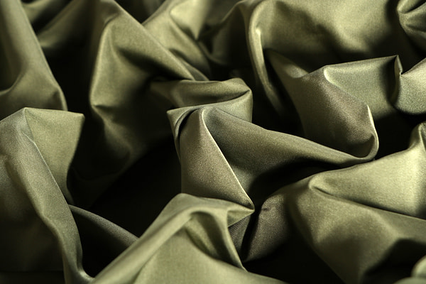 Moss green radzemire fabric in pure silk | new tess