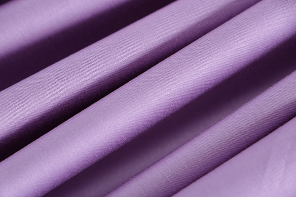 Lilac purple lightweight stretch cotton sateen fabric | new tess
