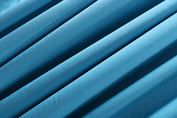 Tissu Couture Satin Shantung Bleu antille en Soie