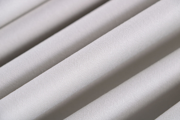 Pearl silver stretch cotton satin fabric | new tess
