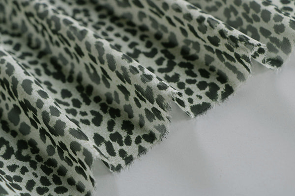 Tessuto Georgette Pelle Leopardo ST000428 per Abbigliamento