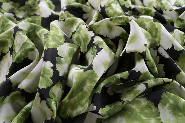 Green floral pattern crepe de chine fabric | new tess