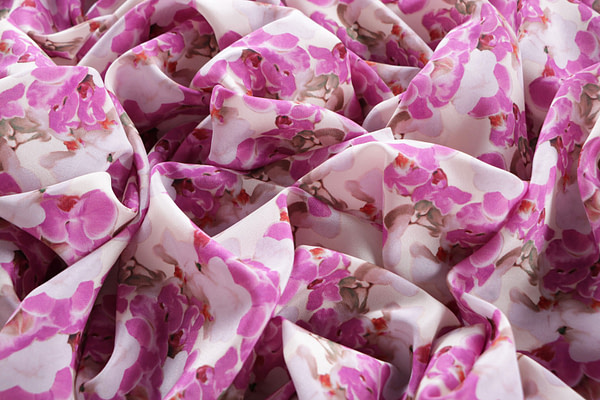 Fuchsia floral pattern silk crepe de chine fabric | new tess