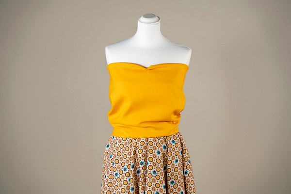 Viscose muslin fabric printed in a tie pattern in shades of yellow | new tess