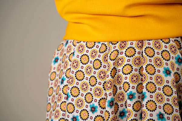 Viscose muslin fabric printed in a tie pattern in shades of yellow | new tess