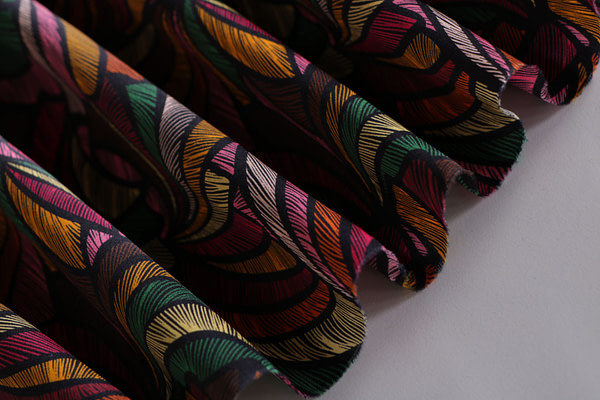 Maxi shell motif silk satin fabric | new tess