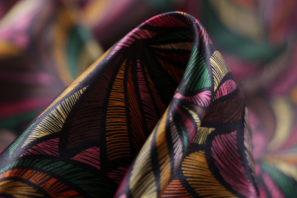 Maxi shell motif silk satin fabric | new tess
