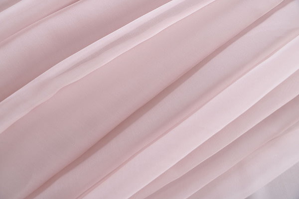 Petal pink chiffon fabric in pure silk | new tess