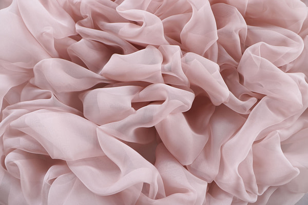 Petal pink chiffon fabric in pure silk | new tess