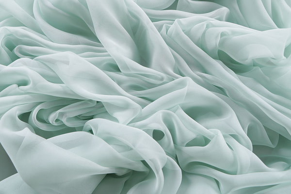 Chlorophyll green chiffon fabric in pure silk | new tess