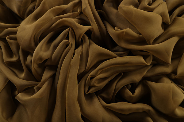 Leaf green chiffon fabric in pure silk | new tess
