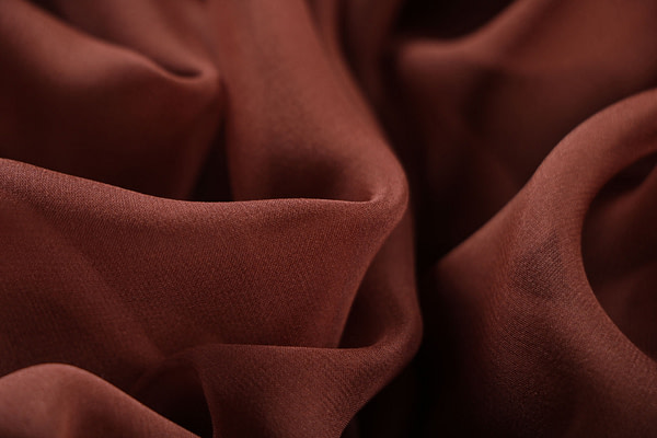 Walnut brown chiffon fabric in pure silk | new tess