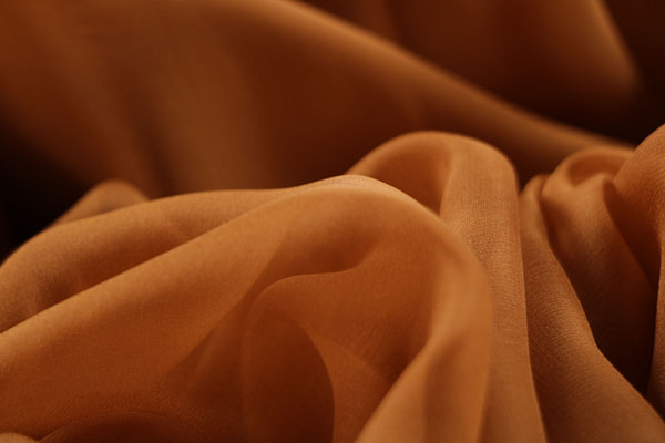 Caramel brown chiffon fabric in pure silk | new tess