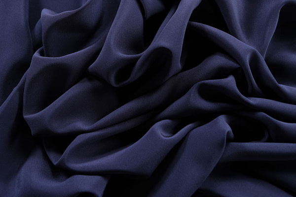 Marine blue crêpe de chine fabric in pure silk | new tess