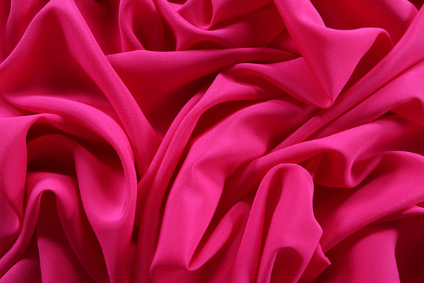 Fuchsia crêpe de chine fabric in pure silk | new tess