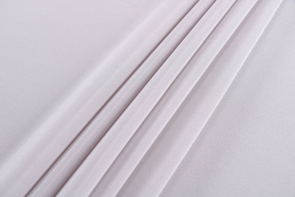 Dew silver crêpe de chine fabric in pure silk | new tess