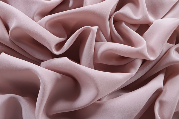 Petal pink crêpe de chine fabric in pure silk | new tess