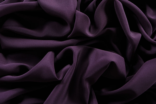 Plum purple crêpe de chine fabric in pure silk | new tess