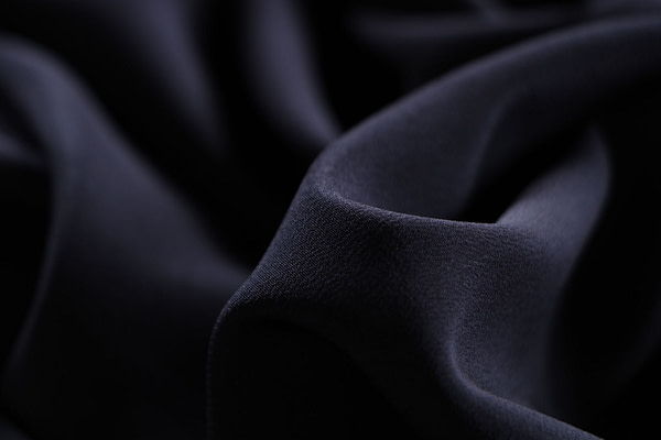 Navy blue crêpe de chine fabric in pure silk | new tess