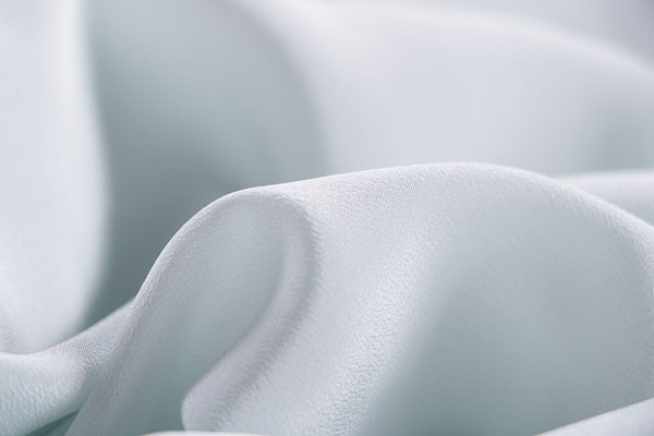 Water blue crêpe de chine fabric in pure silk | new tess