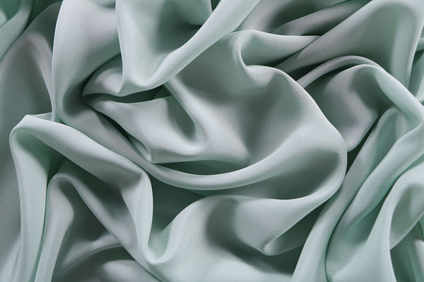 Opal green crêpe de chine fabric in pure silk | new tess