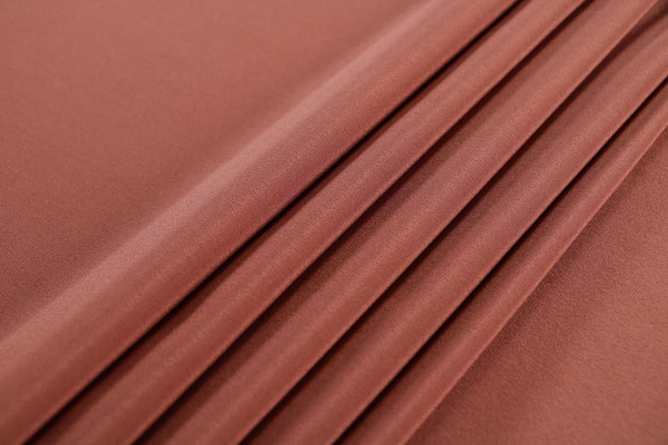 Walnut brown crêpe de chine fabric in pure silk | new tess