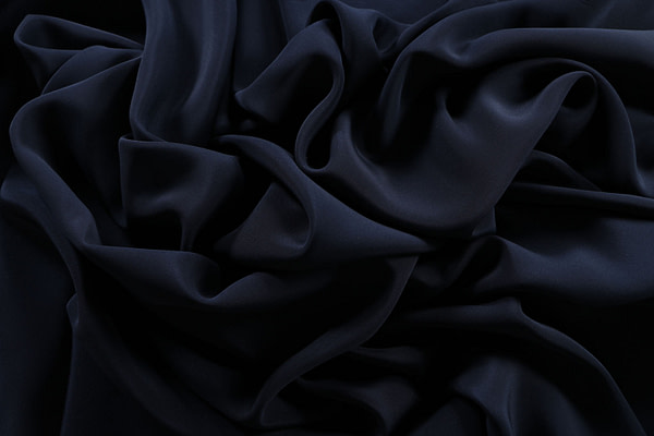 Navy blue cady fabric in pure silk | new tess