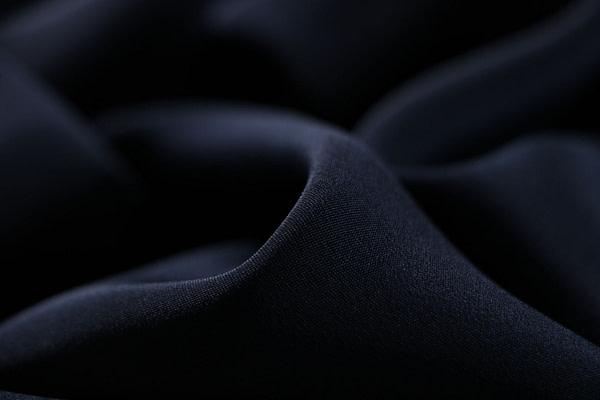 Navy blue cady fabric in pure silk | new tess