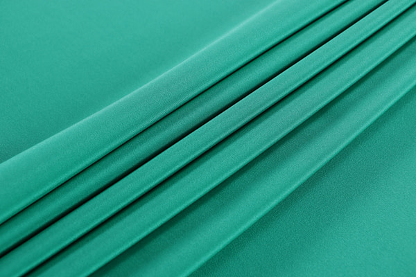 Bright green cady fabric in pure silk | new tess