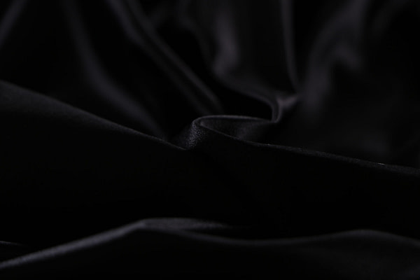 Black pure silk duchesse fabric | new tess
