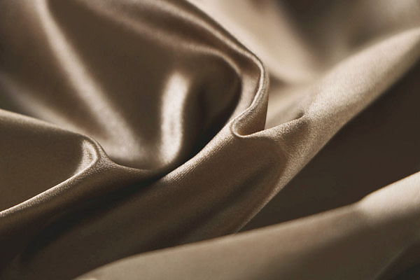 Tissu Couture Duchesse Beige avoine en Soie