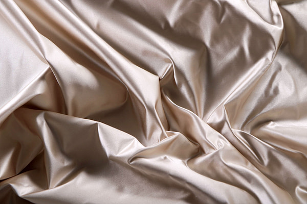 Tissu Couture Duchesse Beige sable en Soie
