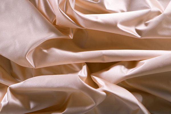 Tissu Couture Duchesse Rose poudre en Soie