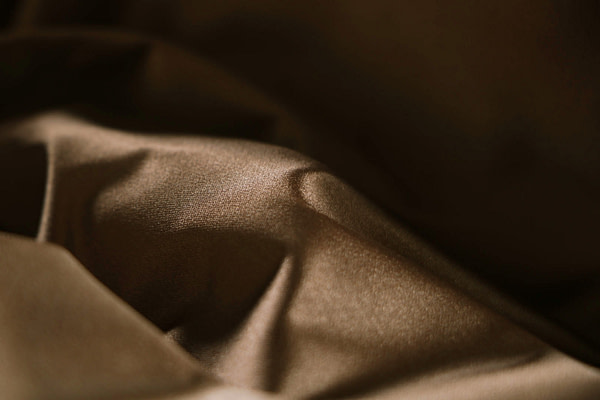 Tissu Couture Duchesse Marron noisette en Soie