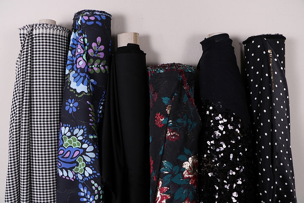 Fine black fabrics for high fashion and dressmaking | new tess