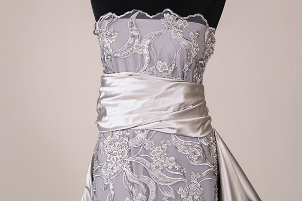 Tissu Couture Fleurs Dentelle et Broderie UN001243