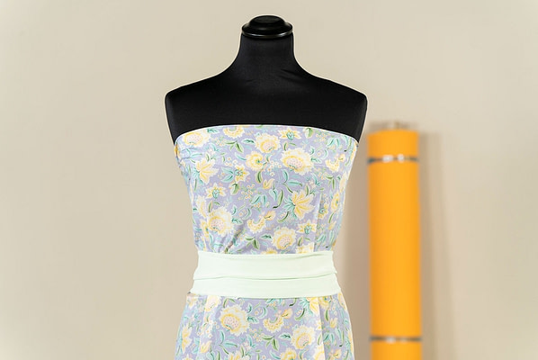 Tessuto Crepe Fiori Etnici ST000672 per Abbigliamento