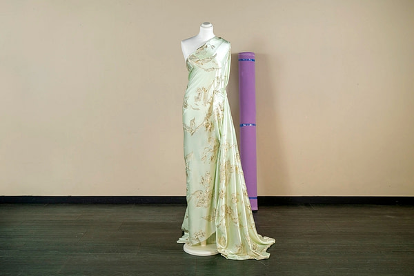 Floral silk jacquard fabric for evening gown | new tess