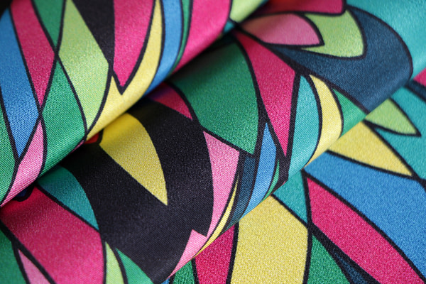 Abstract Print Apparel Fabric ST000803