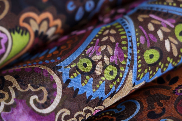 Paisley Print Apparel Fabric ST000563