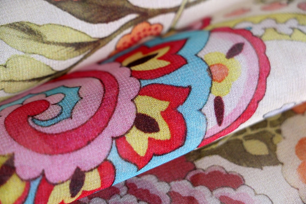 Paisley Print Apparel Fabric ST000571