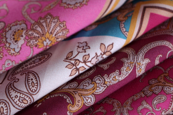 Tessuto Foulard Patchwork TC000885 per Abbigliamento